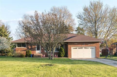 740 Cherry Ln, Seven Hills, OH 44131 photo 1