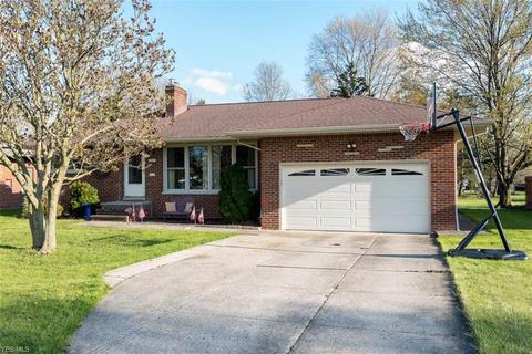 740 Cherry Ln, Seven Hills, OH 44131 photo 2