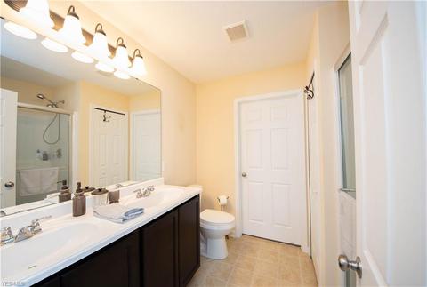 355 Springbrook Cir, Elyria, OH 44035 photo 17
