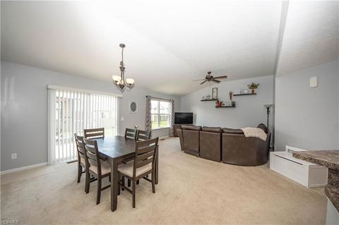 355 Springbrook Cir, Elyria, OH 44035 photo 2
