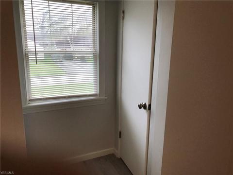 240 Forest Park Dr, Boardman, OH 44512 photo 7