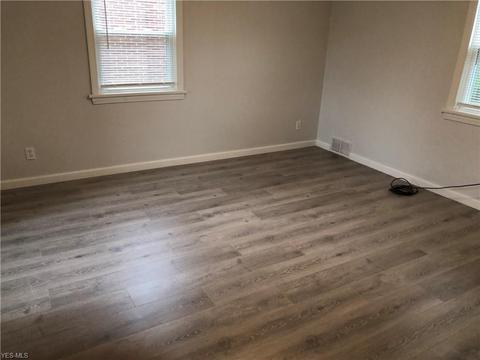 240 Forest Park Dr, Boardman, OH 44512 photo 4
