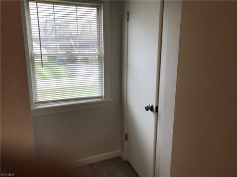 240 Forest Park Dr, Boardman, OH 44512 photo 6