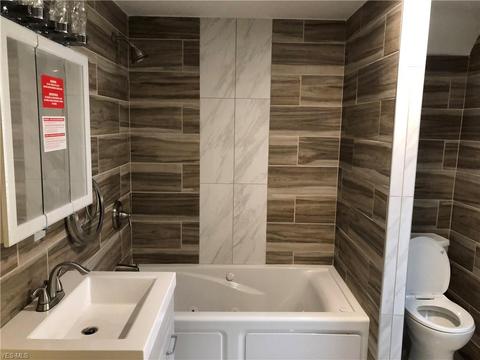 240 Forest Park Dr, Boardman, OH 44512 photo 3