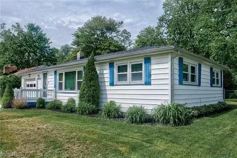 3809 Silvieus St, Ashtabula, OH 44004 photo 2