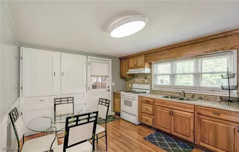 3809 Silvieus St, Ashtabula, OH 44004 photo 5