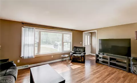 3809 Silvieus St, Ashtabula, OH 44004 photo 7