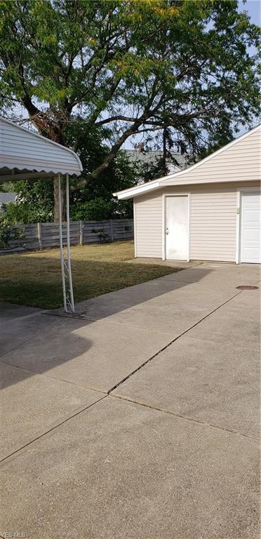 861 E 210th St, Euclid, OH 44119 photo 5