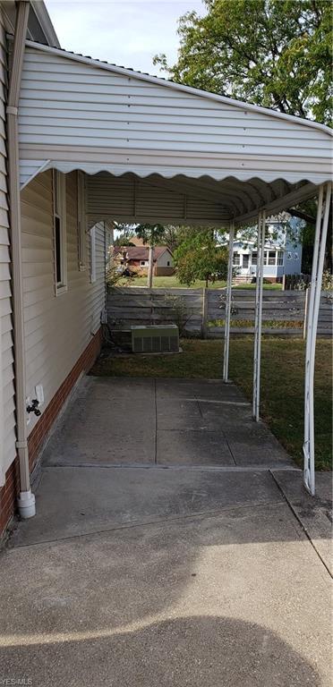 861 E 210th St, Euclid, OH 44119 photo 4