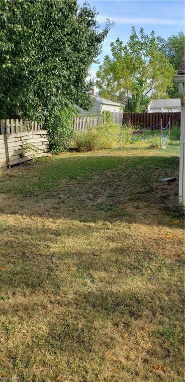 861 E 210th St, Euclid, OH 44119 photo 6
