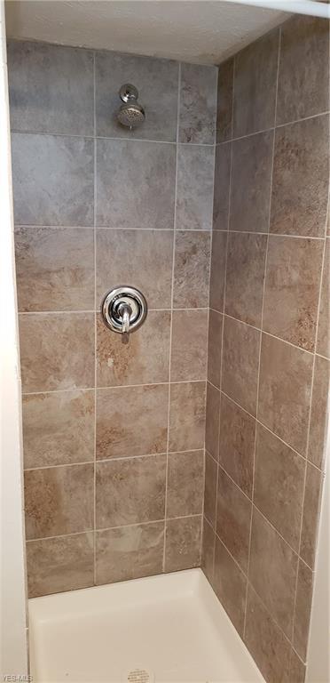 861 E 210th St, Euclid, OH 44119 photo 13