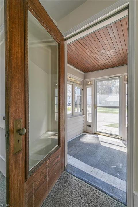 141 E Walnut Ave, Painesville, OH 44077 photo 3