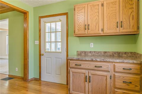 141 E Walnut Ave, Painesville, OH 44077 photo 12