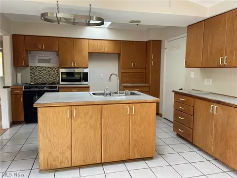 3638 Fox Run Dr, Ashtabula, OH 44004 photo 3