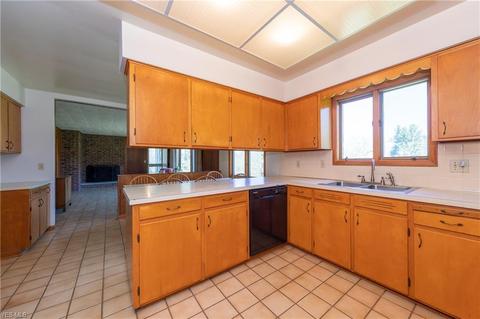 27555 Pergl Rd, Solon, OH 44139 photo 16