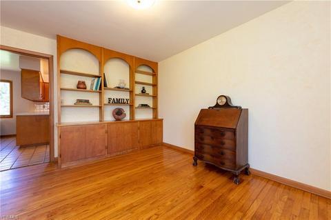 27555 Pergl Rd, Solon, OH 44139 photo 13