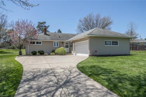 2861 Burden Dr, Parma, OH 44134 photo 1