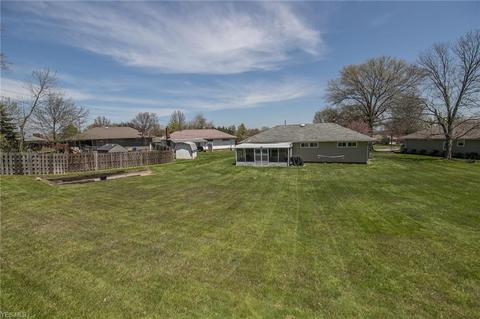 2861 Burden Dr, Parma, OH 44134 photo 3