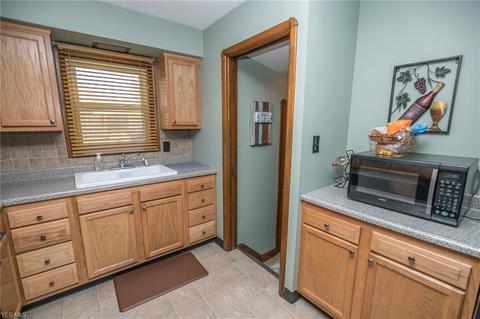 2861 Burden Dr, Parma, OH 44134 photo 13