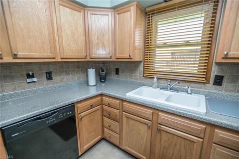 2861 Burden Dr, Parma, OH 44134 photo 14