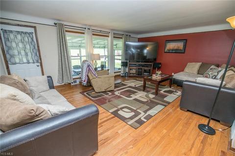 2861 Burden Dr, Parma, OH 44134 photo 6