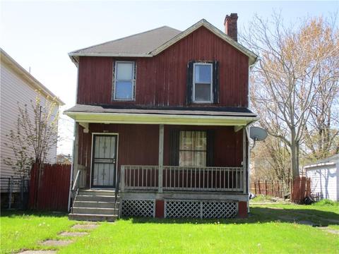 2052 E 29th St, Lorain, OH 44055 photo 1