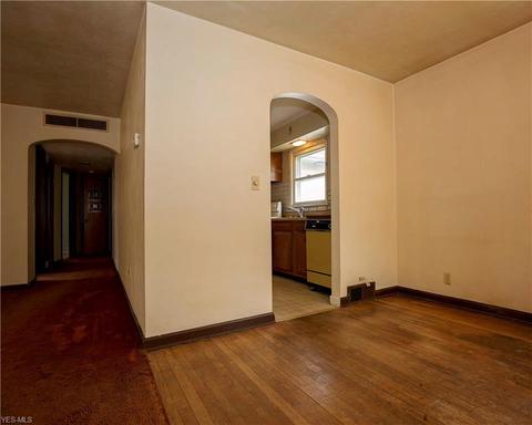 471 11th St, Elyria, OH 44035 photo 5