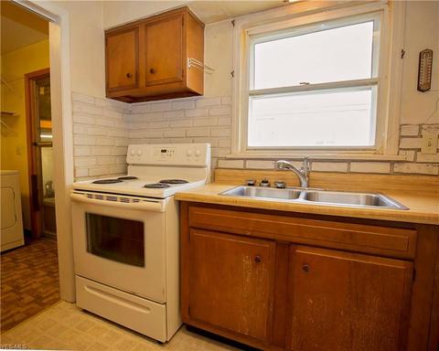 471 11th St, Elyria, OH 44035 photo 18