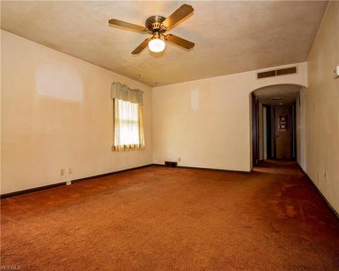 471 11th St, Elyria, OH 44035 photo 4