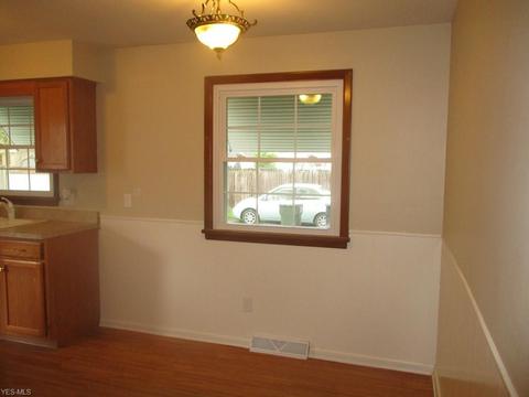 205 Boston Ave, Elyria, OH 44035 photo 10