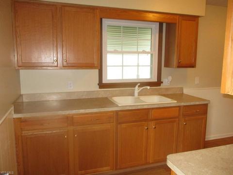 205 Boston Ave, Elyria, OH 44035 photo 6