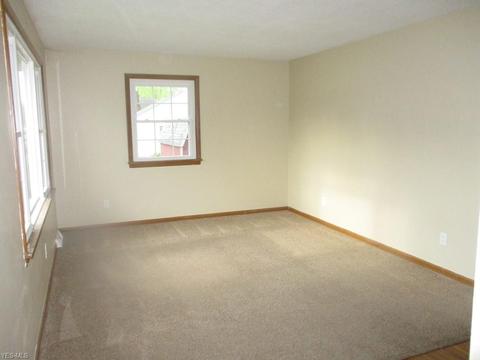 205 Boston Ave, Elyria, OH 44035 photo 3