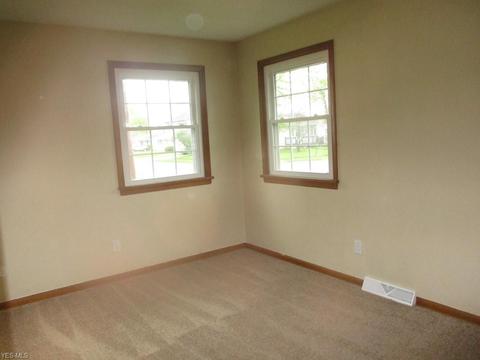 205 Boston Ave, Elyria, OH 44035 photo 13