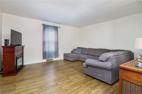 4716 Elyria Ave, Lorain, OH 44055 photo 9