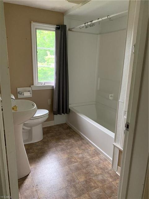 1712 Gulf Rd, Elyria, OH 44035 photo 9
