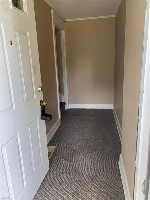 1712 Gulf Rd, Elyria, OH 44035 photo 2
