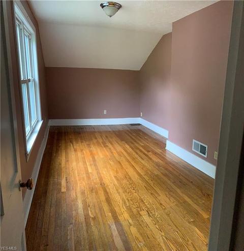 1712 Gulf Rd, Elyria, OH 44035 photo 7