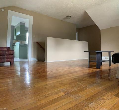1712 Gulf Rd, Elyria, OH 44035 photo 4