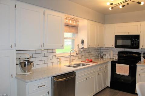 2980 Cliffside Dr, Copley, OH 44321 photo 2