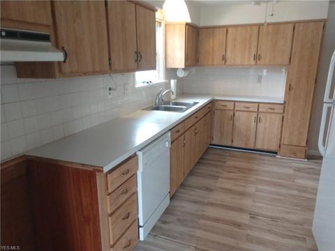 475 11th St, Elyria, OH 44035 photo 12