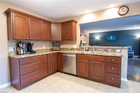 1730 Robindale St, Wickliffe, OH 44092 photo 5
