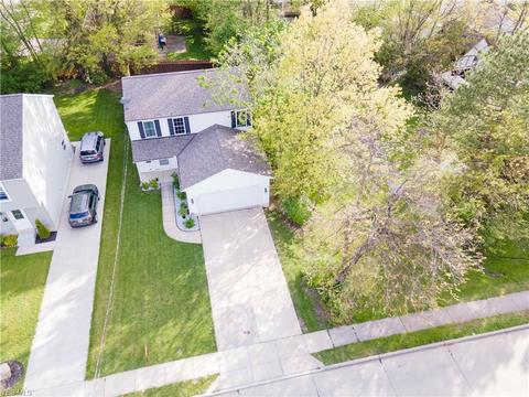 1730 Robindale St, Wickliffe, OH 44092 photo 2