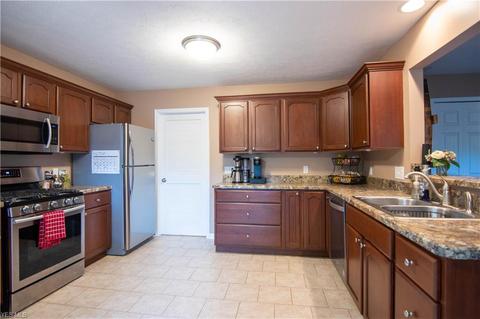 1730 Robindale St, Wickliffe, OH 44092 photo 6