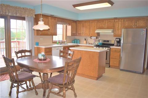 9456 Gans Ave NE, Canton, OH 44721 photo 3