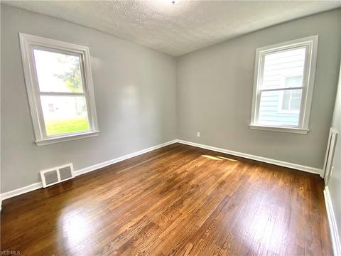 655 E 241st St, Euclid, OH 44123 photo 13