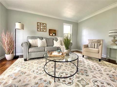 655 E 241st St, Euclid, OH 44123 photo 5