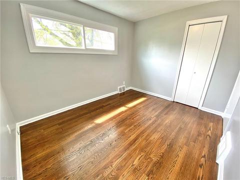 655 E 241st St, Euclid, OH 44123 photo 15