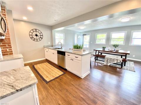655 E 241st St, Euclid, OH 44123 photo 7
