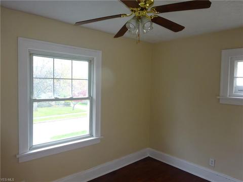 170 E 217th St, Euclid, OH 44123 photo 11