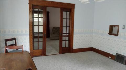 907 Bellflower Ave NW, Canton, OH 44708 photo 4